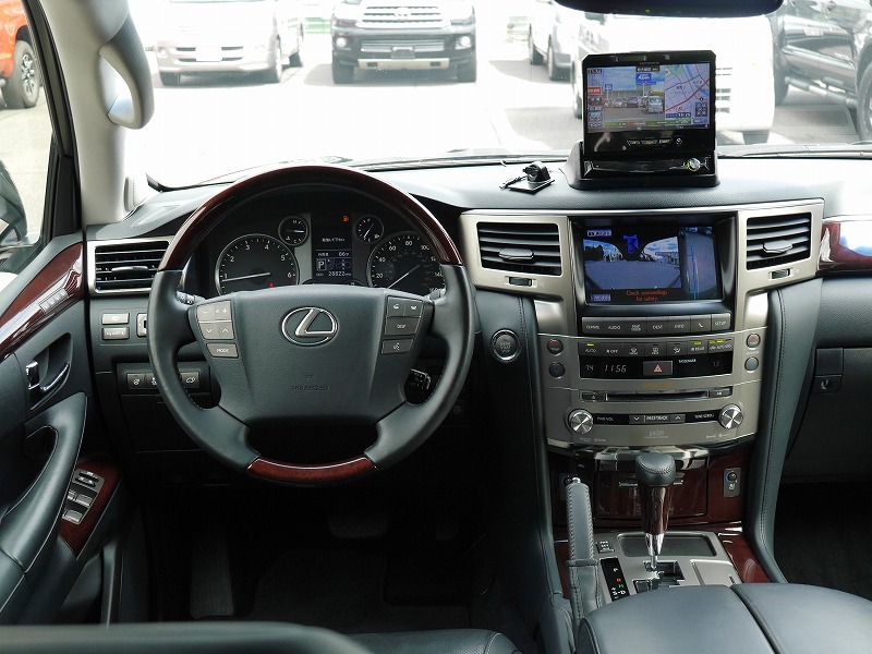 北米レクサス ＬＸ５７０ 入庫！！｜USトヨタ逆輸入車専門店スタッフの